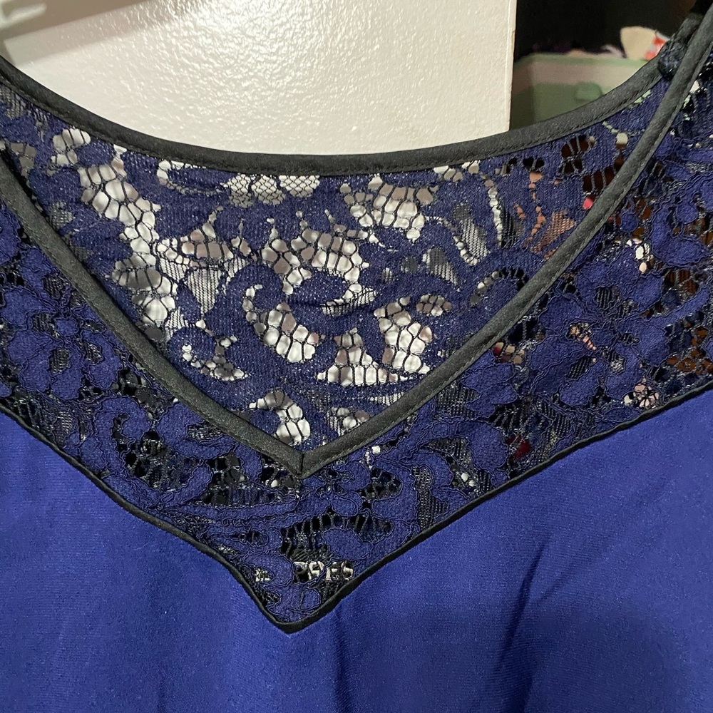 Express Blouse - Picture 2 of 2